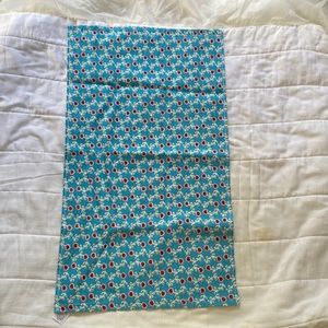 (2) Pioneer women dish towels